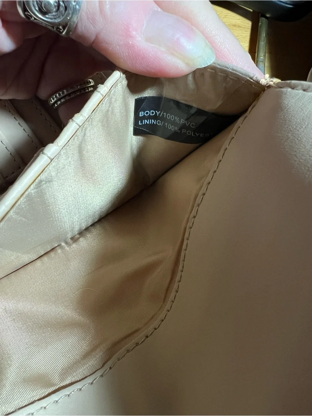 Guess compact wallet